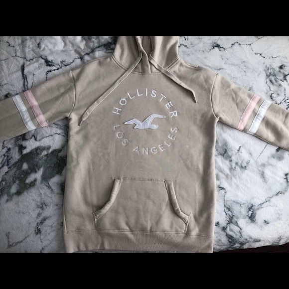 Hollister Hoodie - Picture 2 of 3